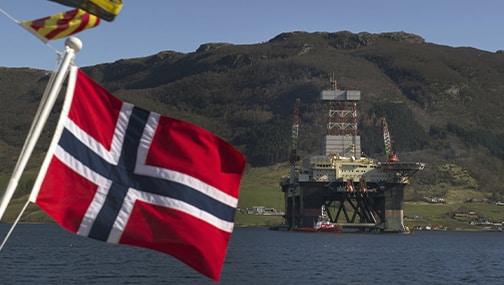 Норвегия отказывается добывать нефть?