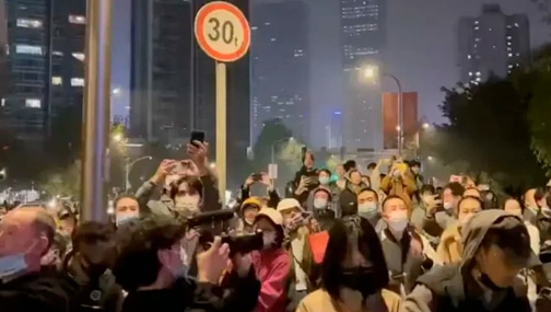 В Китае массово протестуют против нулевой терпимости к коронавирусу