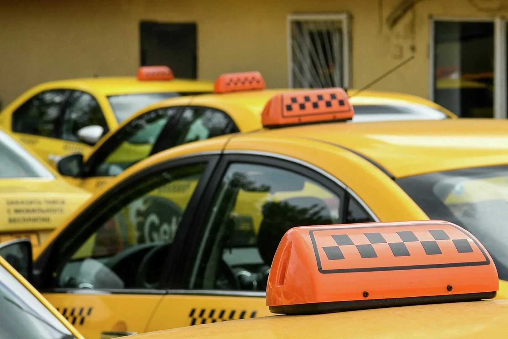 Стоимость километра в такси в России в 2023 году выросла на 19,5%